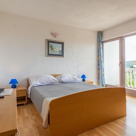 Olive Gardens Apartment พรีมอชเตน ภายนอก รูปภาพ