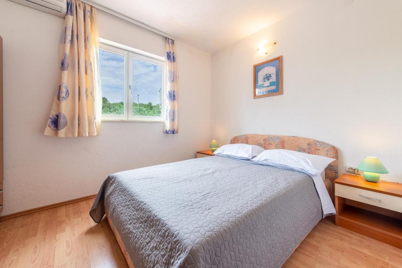 Olive Gardens Apartment พรีมอชเตน ภายนอก รูปภาพ