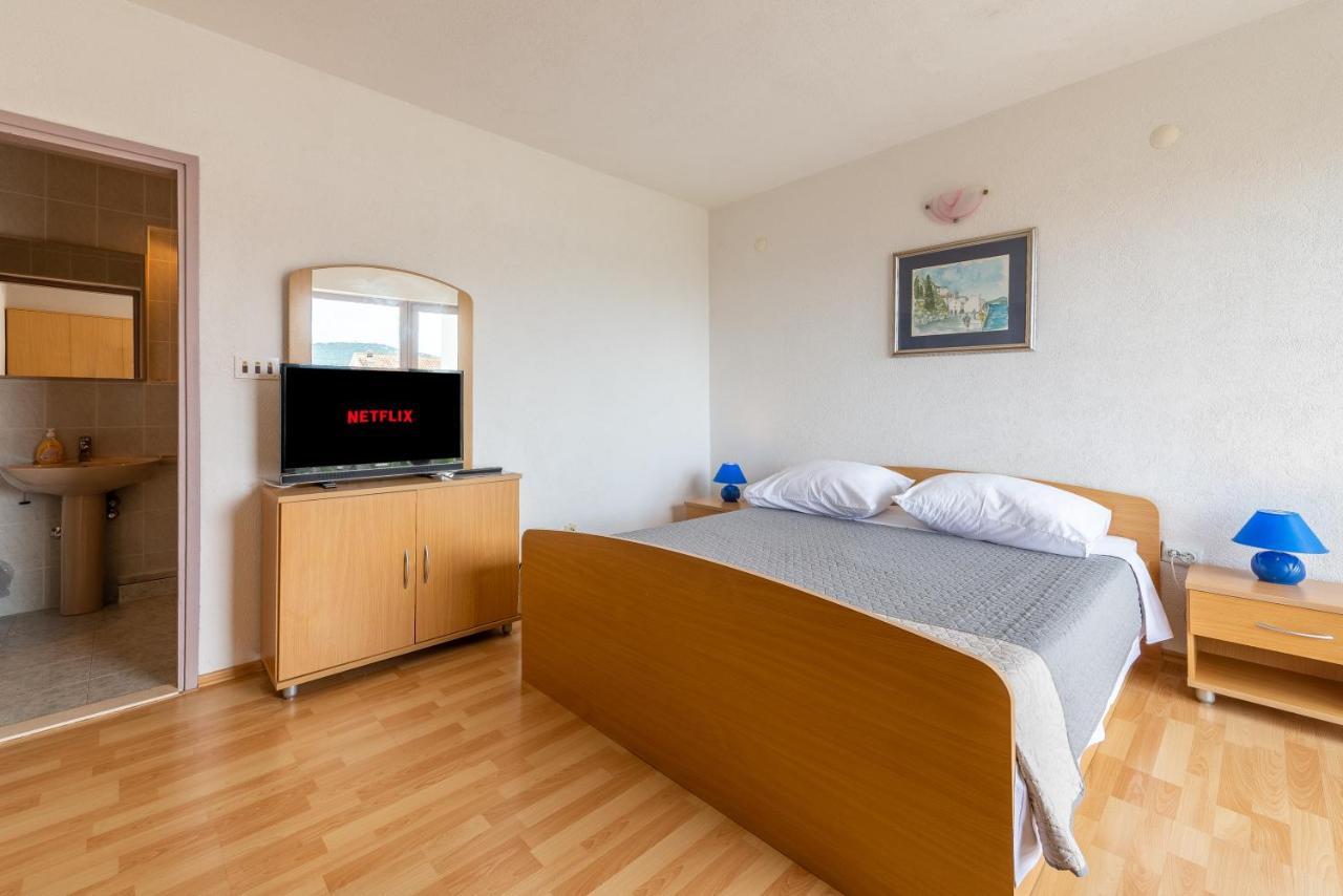 Olive Gardens Apartment พรีมอชเตน ภายนอก รูปภาพ