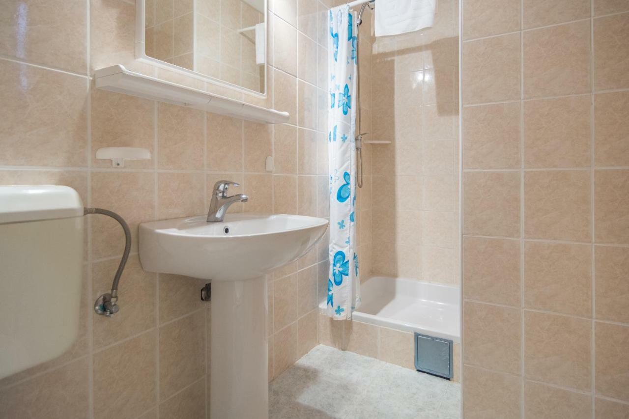 Olive Gardens Apartment พรีมอชเตน ภายนอก รูปภาพ